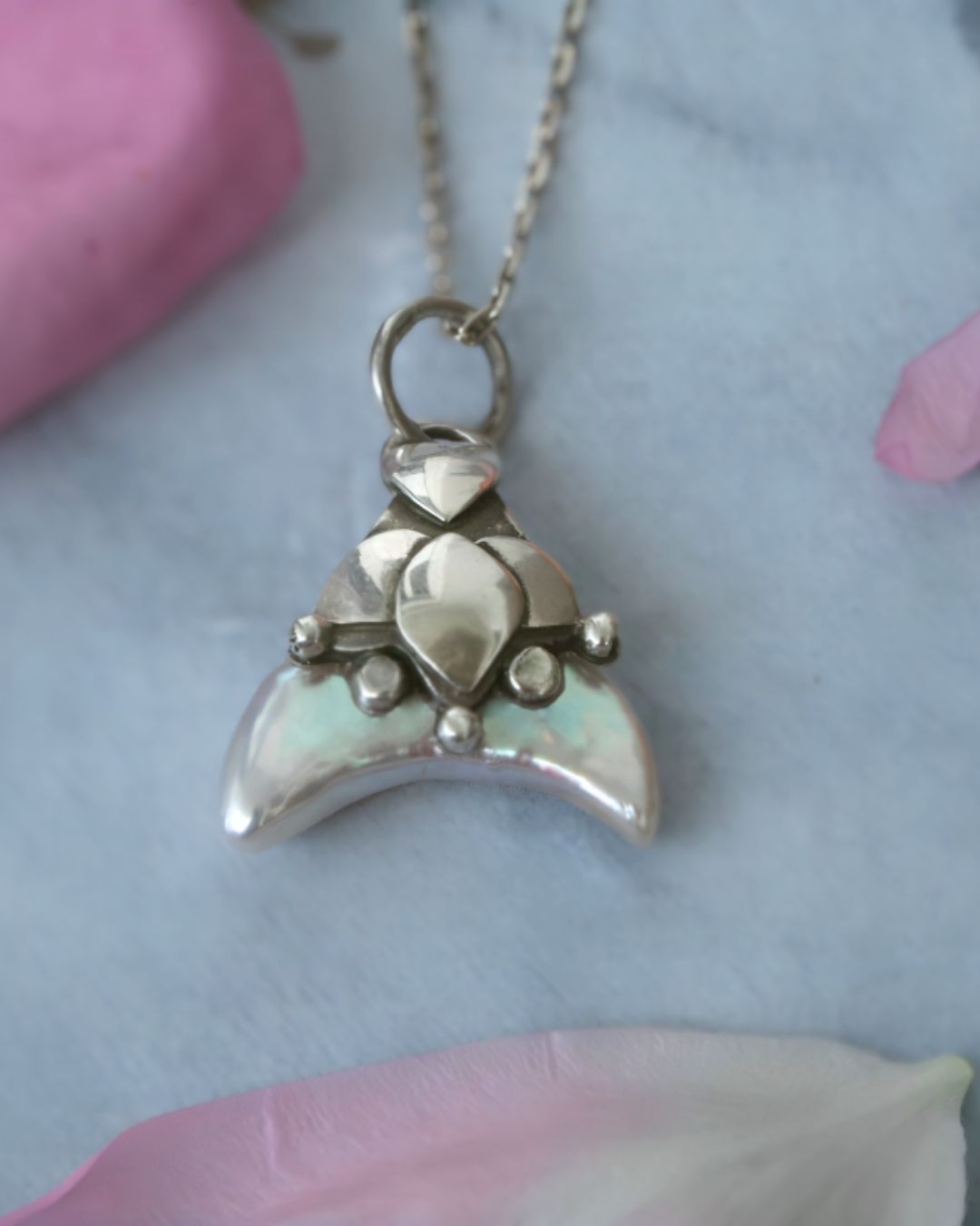 Celestial moon pearl necklace (length 16,5 in)