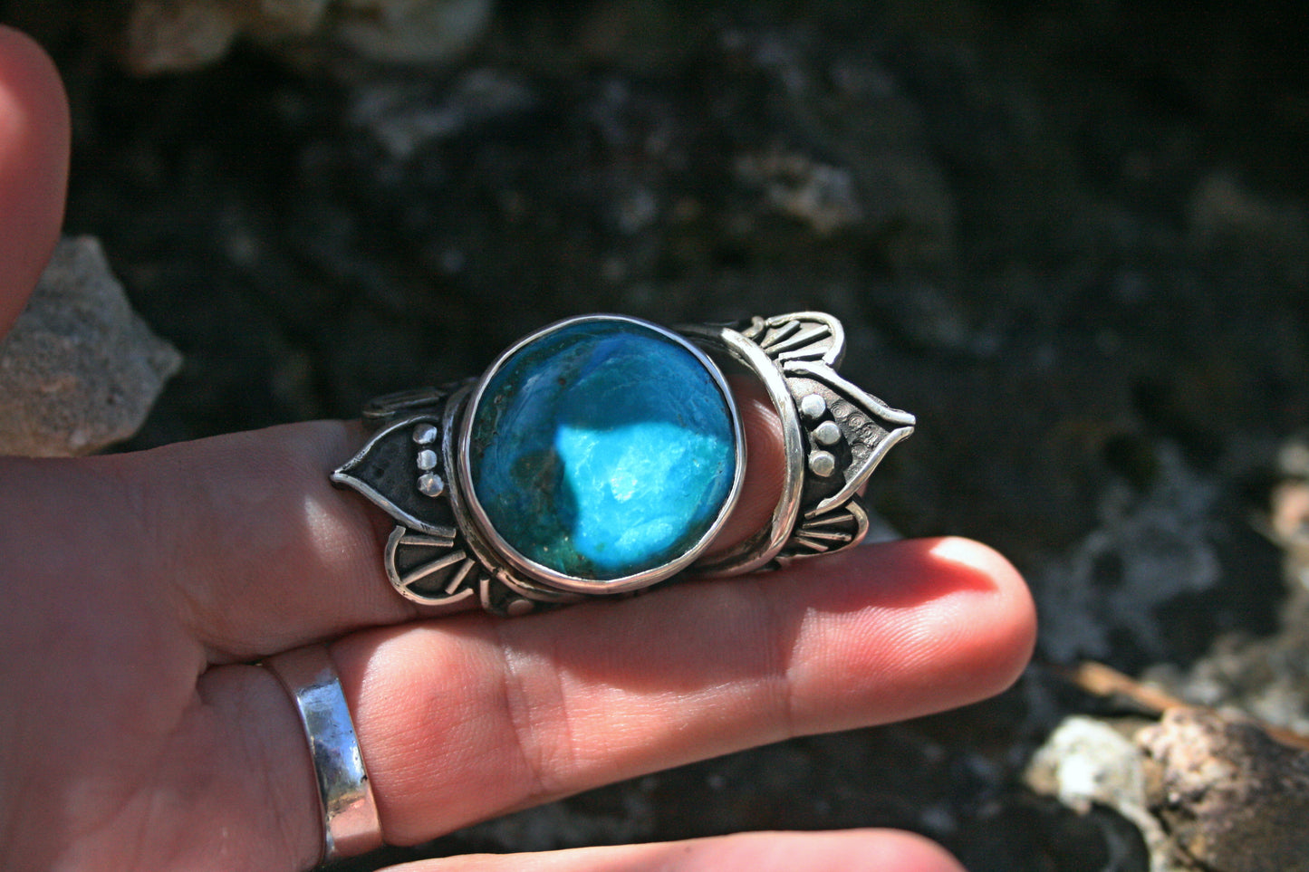 Blue peruvian opal ring - lotus (size 8,5)