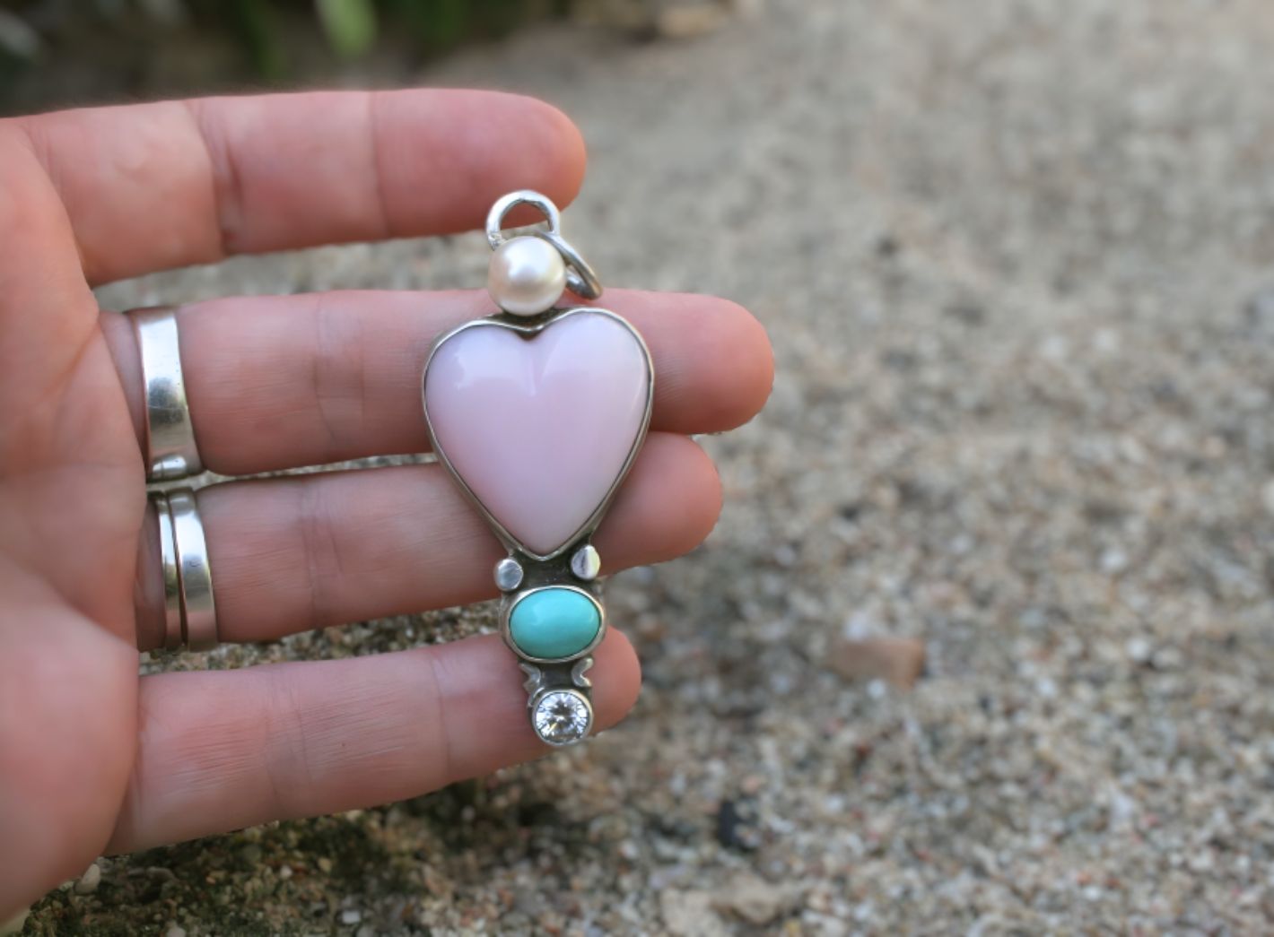 Pendant with a heart made of Peruvian opal