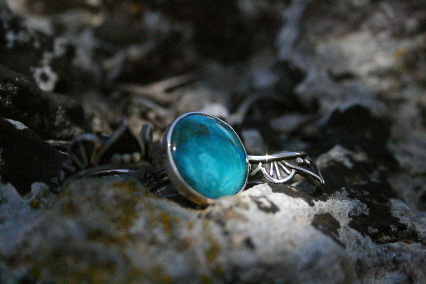 Blue peruvian opal ring - lotus (size 8,5)
