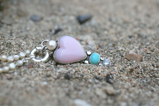 Pendant with a heart made of Peruvian opal