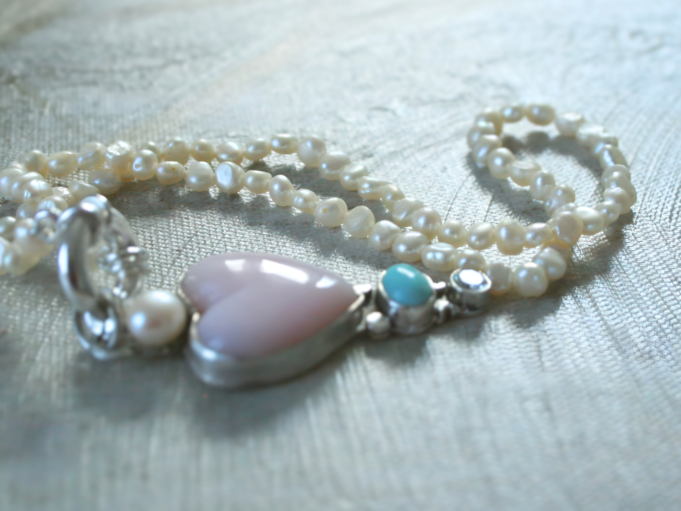 Pendant with a heart made of Peruvian opal